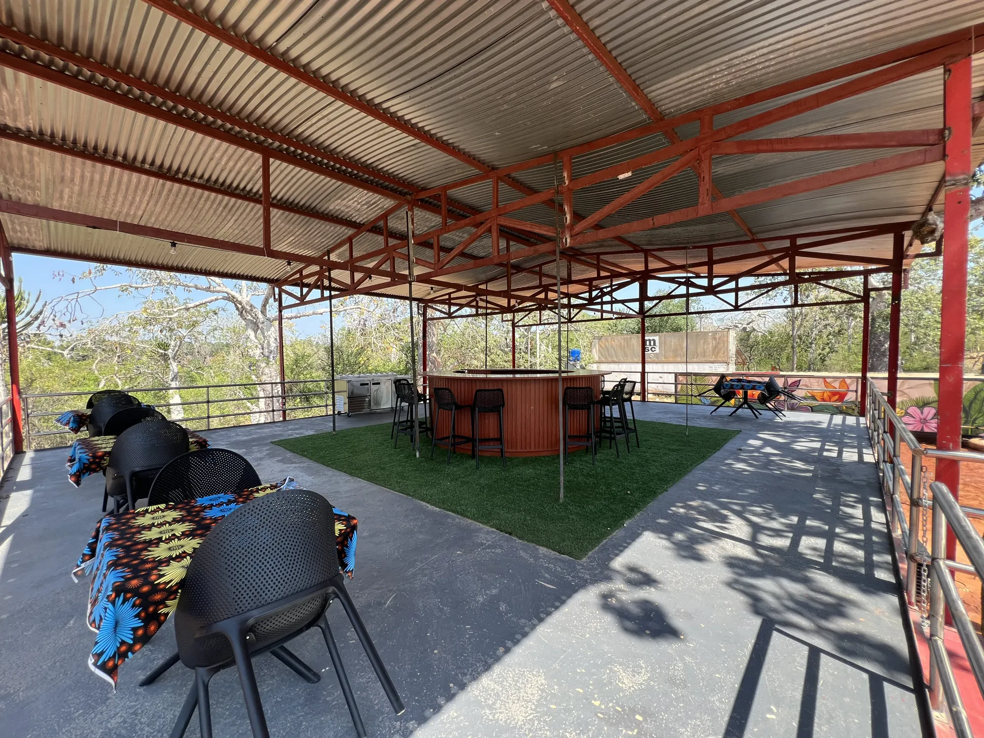 Open-air dining area and central bar